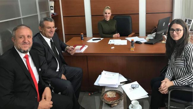 OAK kërkon mbështeje për rritjen punësimit të femrave