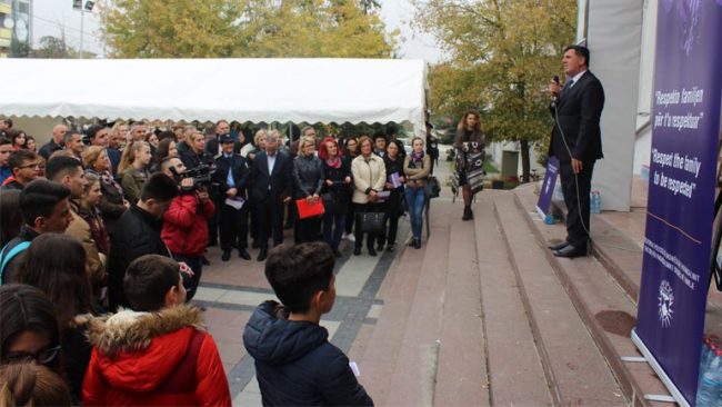 Gjilani nis fushatën “Respekto familjen për t’u respektuar”
