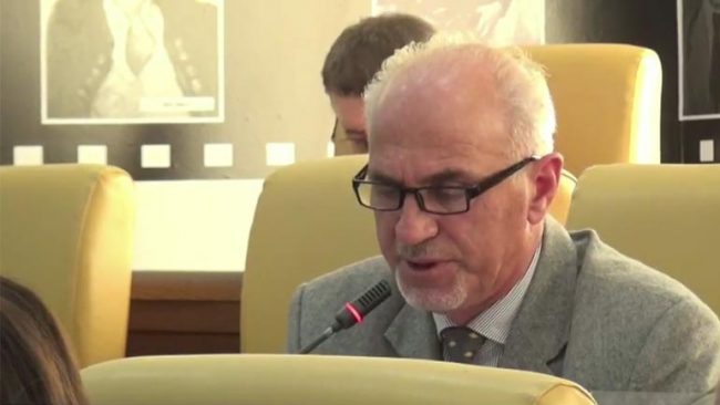 Surdulli (PDK): Punësimet në QKMF-në e Gjilanit me kontrata në vepër, maskaradë e pushtetit