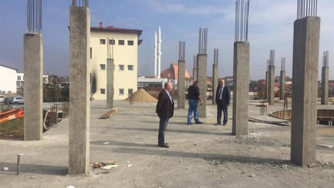 Haliti dhe Pira vizitojnë Pozheranin për të parë nga afër punimet në ndërtimin e objektit të ri shkollor