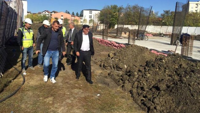 Haziri: Stadiumi i qytetit do t’i plotësojë kriteret për ndeshje ndërkombëtare