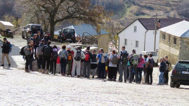 Alpinistët vizitojnë parkun natyror Korab-Koritnik