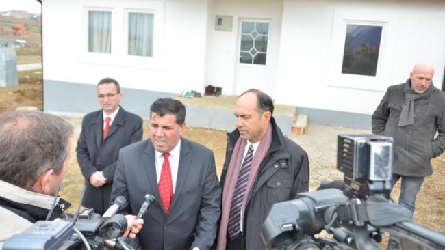Haziri ngushëllon familjen Bunjaku me rastin e ndarjes nga jeta të humanistit, Ruzhdi Bunjaku