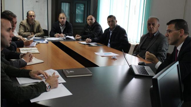Vitia mbanë takim me ekspertë të auditimit nga projekti USAID TEAM