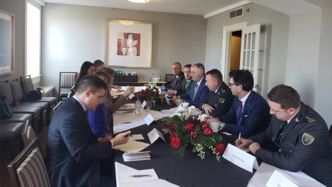 Ministri Berisha takon senatoren amerikane Jeanne Shaheen
