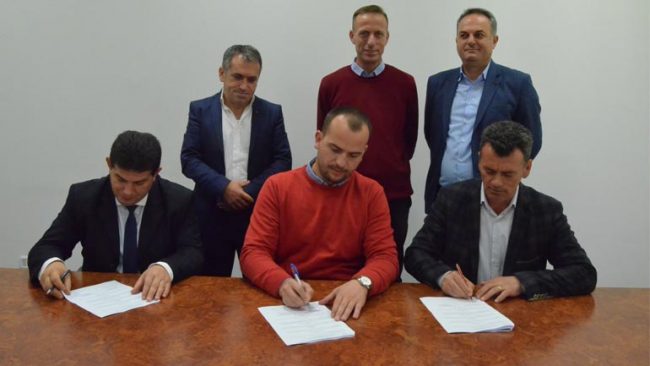 Nënshkruhet marrëveshja për menaxhimin e sistemit të ujësjellësit në Shipashnicë