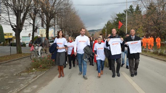 Kamenicë: Mbahet marshi “Mos Hesht” për parandalimin e dhunës ndaj grave