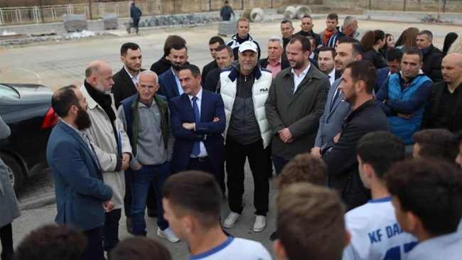 Kastrati pret në takim ministrin Matoshi dhe ministrin Lluka