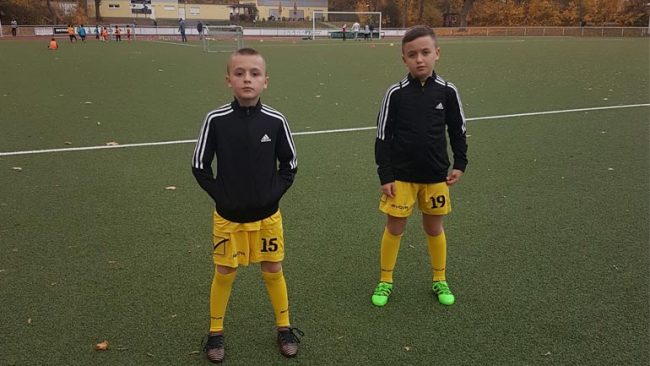 Vëllezërit kosovar mahnitën stafin e Dortmundit, kalojnë fazën testuese
