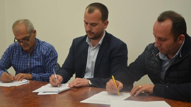 Nënshkruhet marrëveshja për shujta në shkolla
