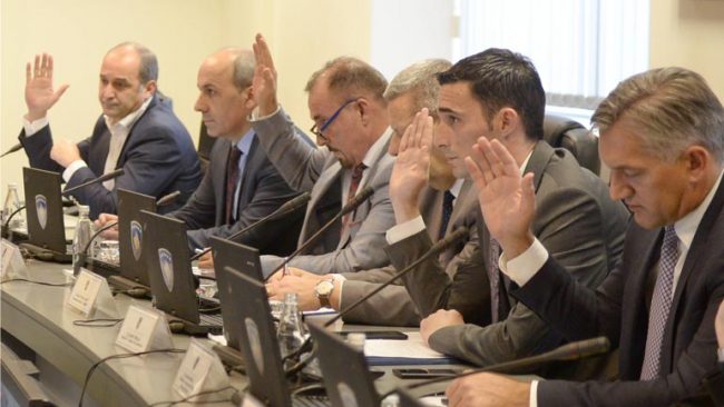 Ministri Shala iu vë masë të gjitha produkteve nga Serbia dhe Bosnja e Hercegovina
