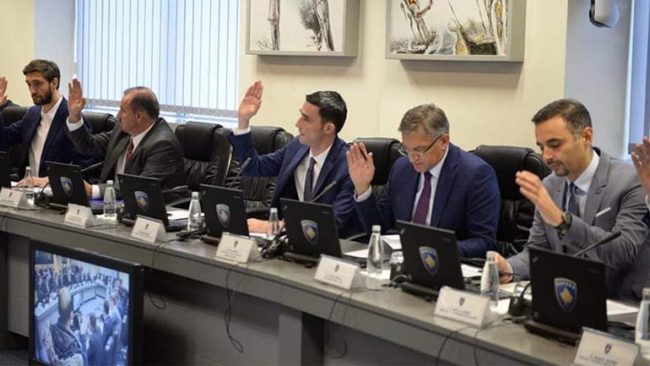 Shala: Ngritët në qind për qind taksa e importit ndaj produkteve nga Serbia dhe Bosnja e Hercegovina