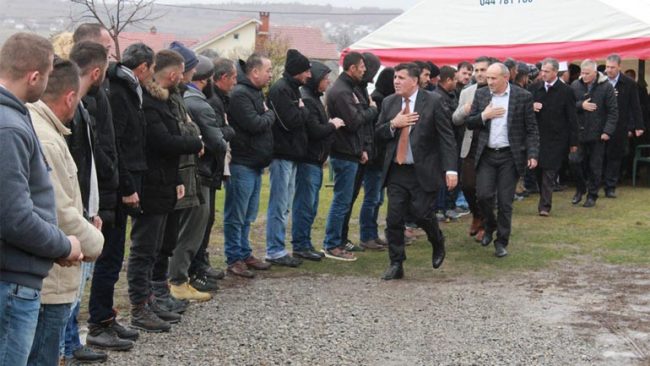 Haziri viziton familjen Shala pas tragjedisë në aksident trafiku
