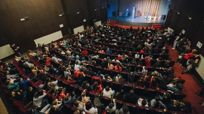 Gjilani promovon “Teatrin Magjik të Fëmijëve”, rekord i shitjes së biletave