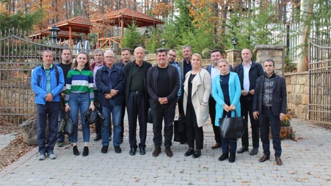 Haziri kërkon dinamikë më të madhe nga drejtorët komunal për realizimin e projekteve