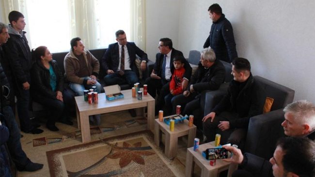 Komuna e Gjilanit dhe “AR Katana” e bëjnë me shtëpi familjen Salihu