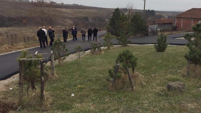 Asfaltohen disa rrugë në fshatrat Qifllak dhe Fshati i Ri