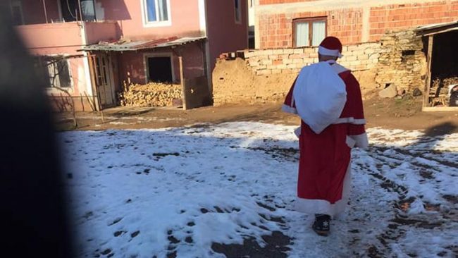 “Babadimri rotarian” shpërndau dhurata për fëmijë