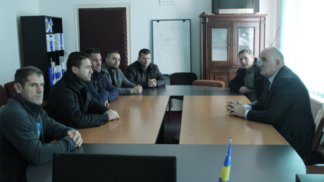 Banorët e lagjes “Skender Salihu” në Viti në hall me energjinë elektrike