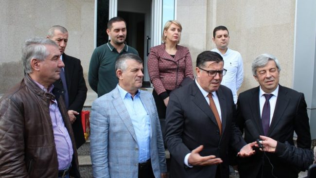 Haziri e vlerëson “Fluidin” si perandori të suksesshme të prodhimit në Kosovë