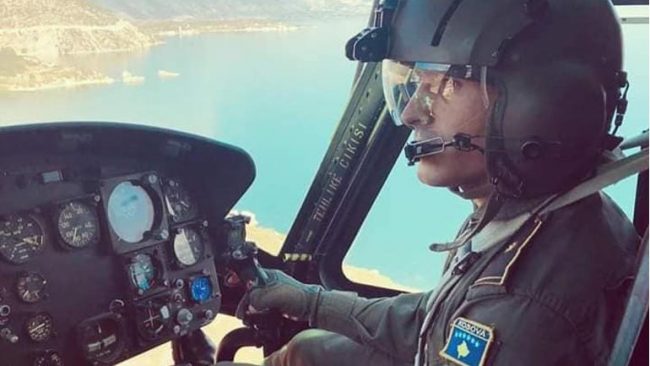 Nëntogeri Afrim Zabeli, piloti i parë i helikopterëve në kuadër të FSK-së
