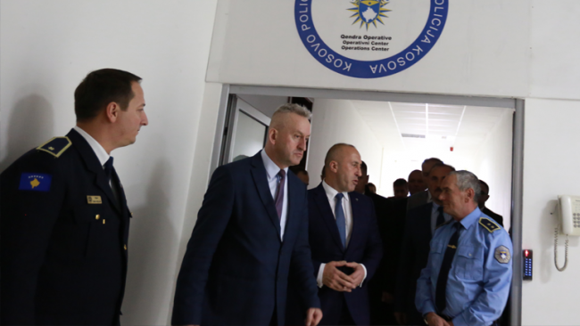 Kryeministri i Republikës së Kosovës në prag të Vitit të Ri vizitoi Policinë e Kosovës