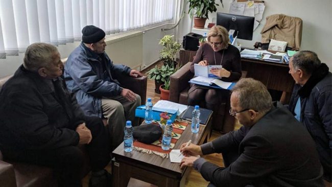 Ish punëtorët e ndërmarrjes ‘’Ramiz Sadiku’’ protestuan para objektit të Prokurorit të Shtetit