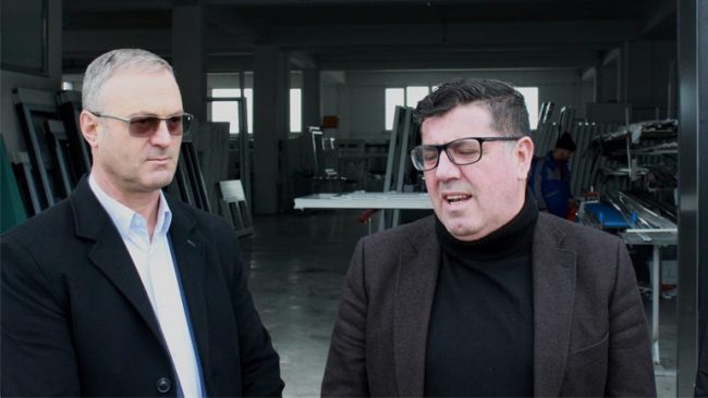 Vizita në “Trocal”: Haziri i kënaqur me zhvillimin e kompanive prodhuese në Gjilan
