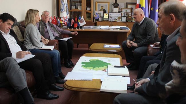 Kryetari i Vitisë takohet me përfaqësues të Drosch/CDI dhe K.R.U “Hidromorava”