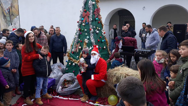 330 dhurata e shumë befasi nga të rinjtë e Zhegrës