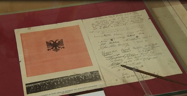  “Rrugëtimi i Ismail Qemalit ndër vite” ekspozitë në Muzeun e Tiranës