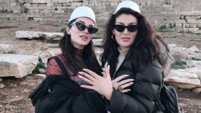 Era Istrefi në Kosovë, projekt me motrën