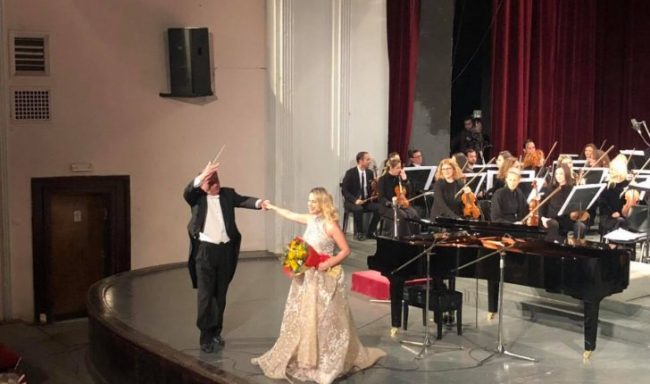 Sopranoja kosovare shkëlqen në Tiranë