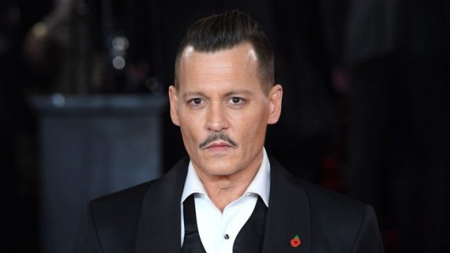 Johnny Depp me film të ri, mbërrin në Beograd