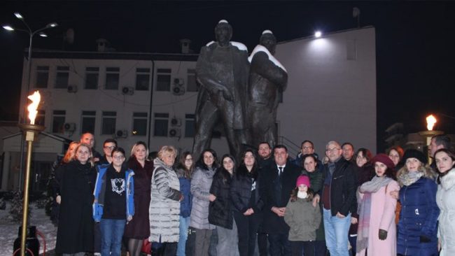 Haziri: Rexhep Mala e Nuhi Berisha ndezën shkëndijat e dritës që asnjëherë nuk u shuan