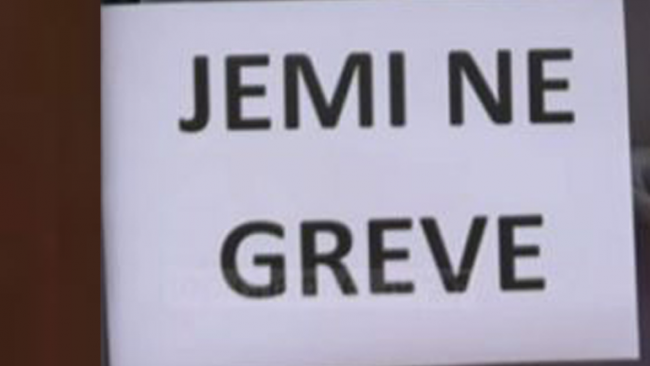 Punëtorët teknik të Gjimnazit “Xhavti Ahmeti” në grevë për paga!