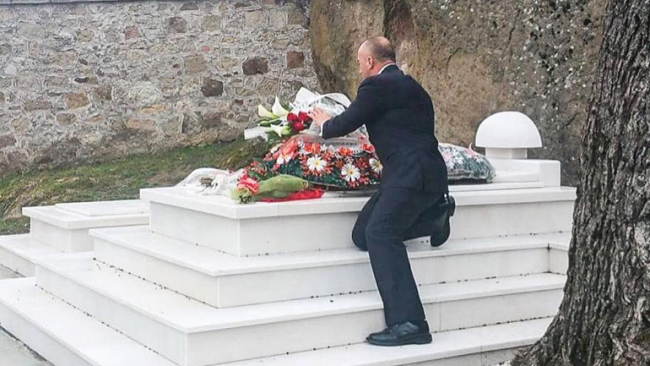 Vlerat më të larta atdhetare i gjejmë në figurën e Isa Boletinit