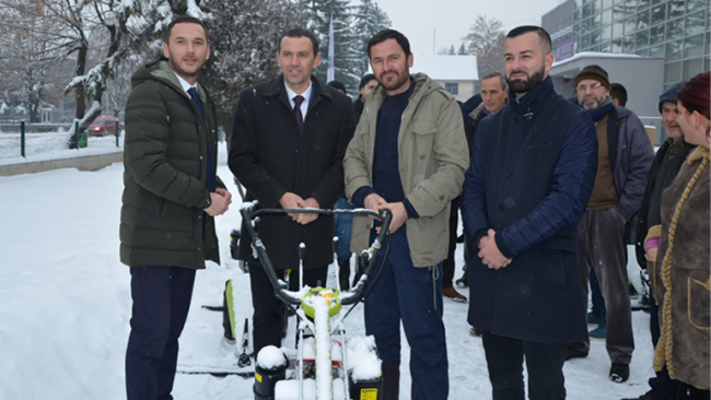 Shpërndahen edhe disa motokultivatorë në kuadër të projektit të kaluar