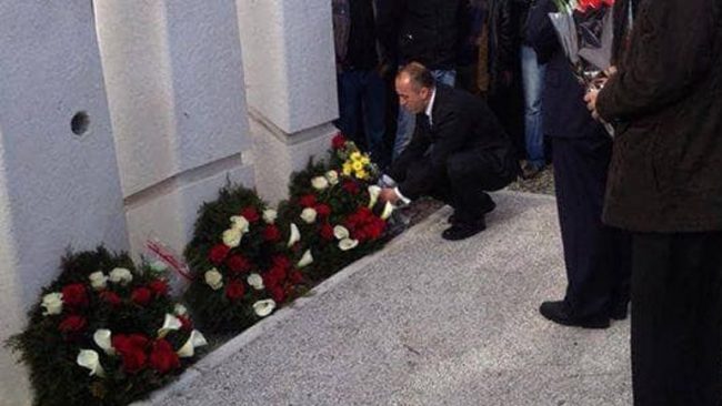 Kryeministri Haradinaj përkujton vëllezërit Gërvalla dhe Kadri Zeka