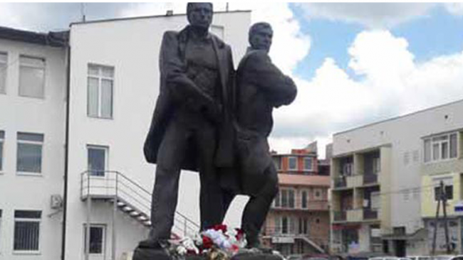 AAK: Rexhep Mala e Nuhi Berisha, ndër figurat më të ndritura të qëndresës sonë kombëtare