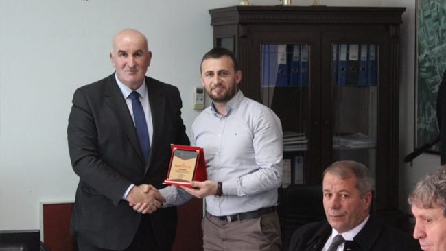Kryetari Haliti falënderon drejtorin e deritanishëm të DBZHR-së, Veton Ademi