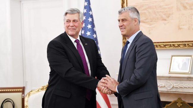 Thaçi dhe Kosnett pajtohen që të largohen pengesat për vazhdimin e dialogut me Serbinë