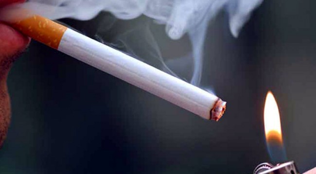 Cigarja e dëmshme edhe për sytë