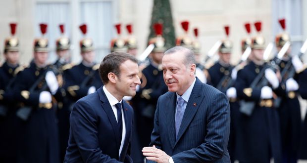Lëkunden raportet Turqi-Francë