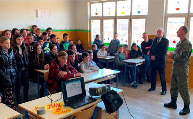 FSK-ja mbanë ligjërata në shkollat fillore për vetëdijesimin e nxënësve ndaj mjeteve të pashpërthyera