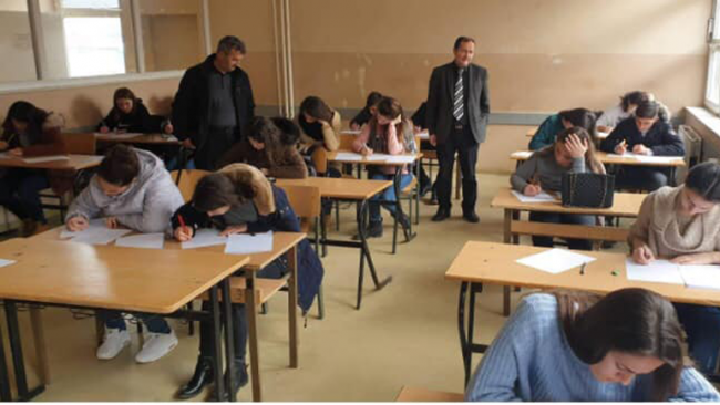 Komuna e Kamenicës hap thirrjen për bursa për nxënësit e shkollave fillore