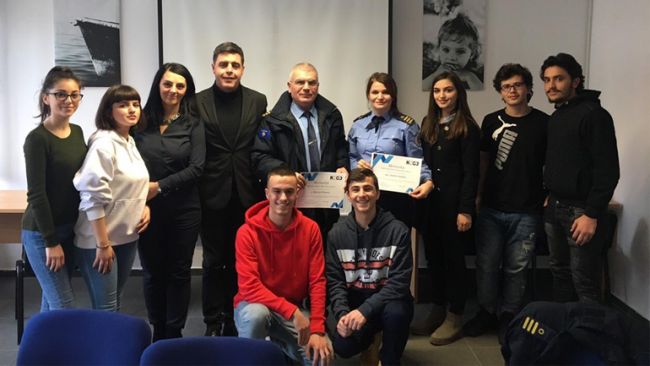 Këshilli i nxënësve ndanë mirënjohje për njësitin e Policisë në Komunitet