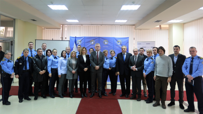 Nis trajnimi për zyrtarë policorë si reagues të parë të dhunës në familje