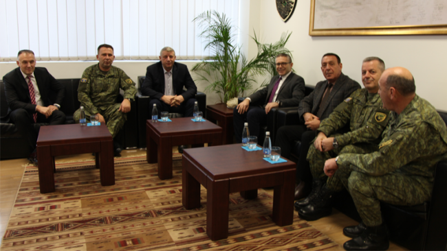 Sylejman Selimi vizitoi sot Ministrinë e Mbrojtjes dhe FSK-në
