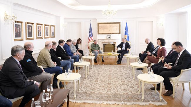 Presidenti Thaçi priti një delegacion të senatorëve dhe kongresistëve amerikanë
